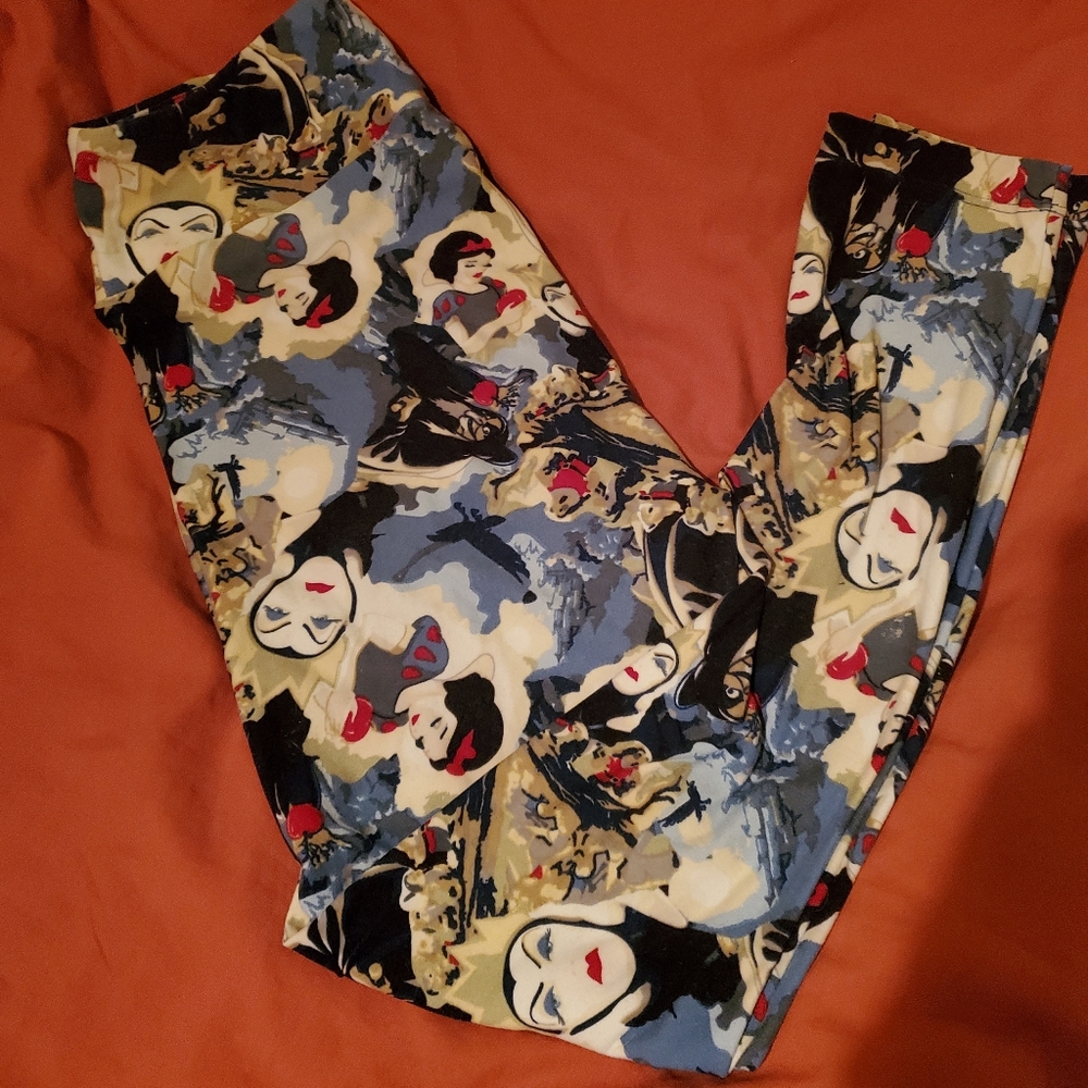 Snow White Leggings One Size